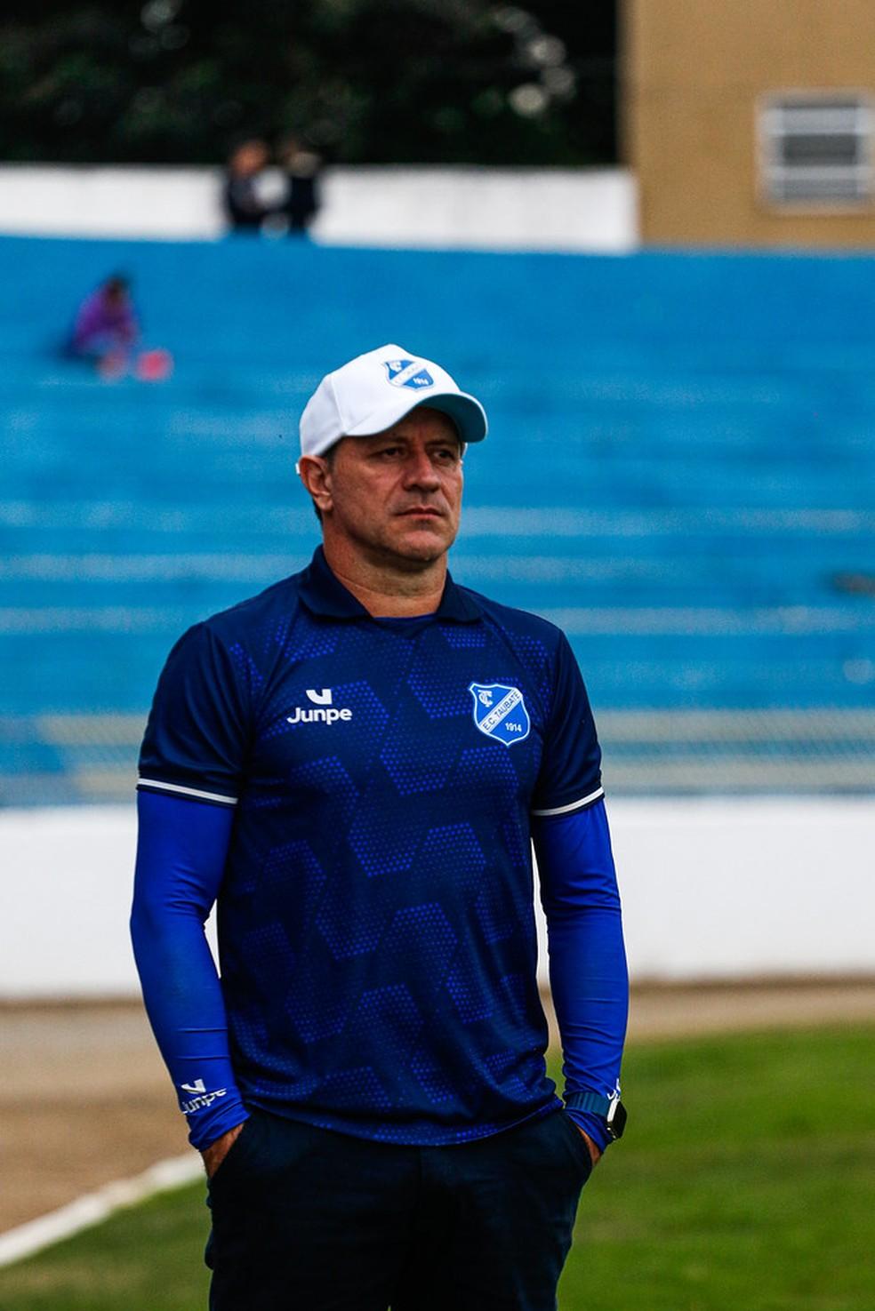 Técnico Rogério Henrique deixa o Taubaté a menos de um mês da estreia na Série A2